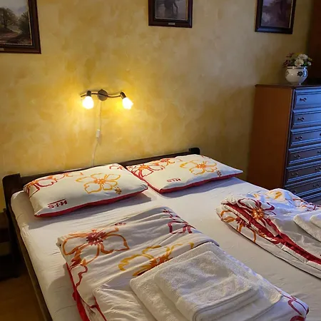 Tavirozsa Apartment *