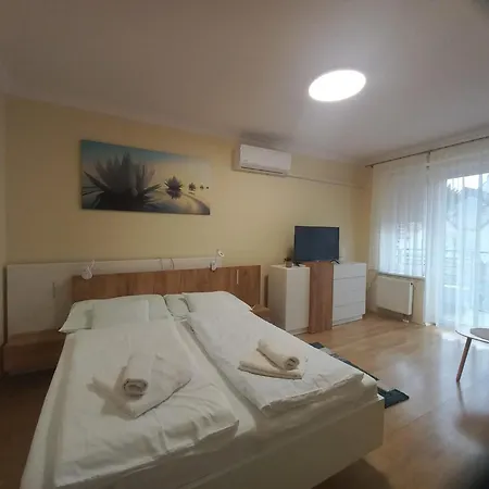 Tavirózsa *